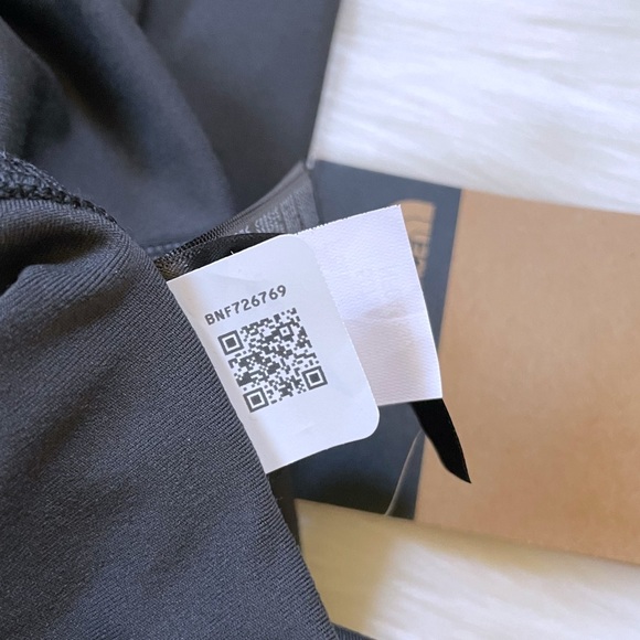 The North Face Women’s Motivation High Rise 7/8 Pocket Tights - Picture 7 of 10